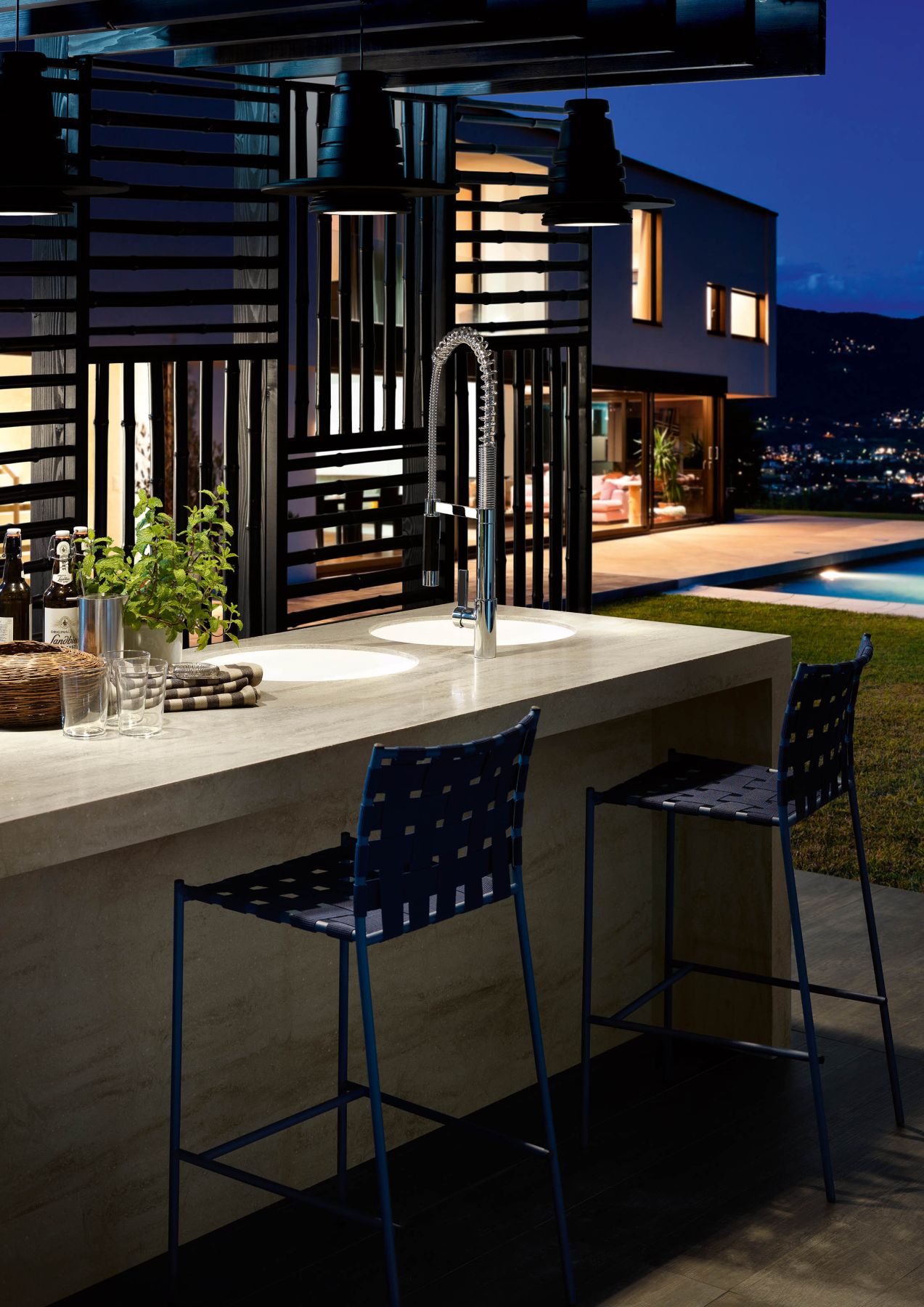 sites/corian.com/IMG/jpg/kitchen-surface-outdoor-charm-01.jpg
