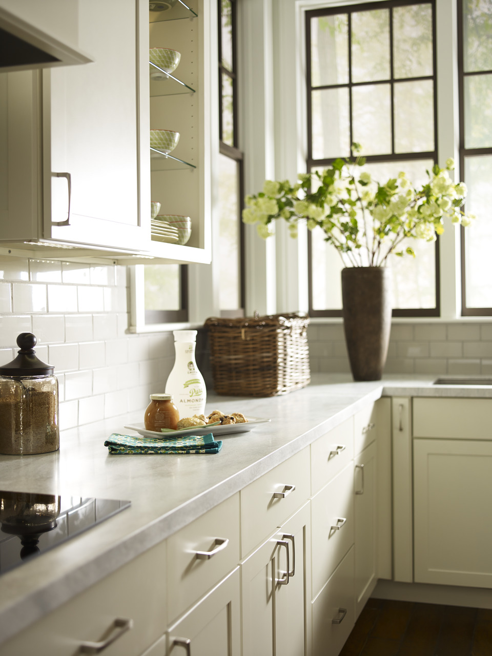 sites/corian.com/IMG/jpg/dbi_2015_corian_clam_shell_residential_kitchen_from_masterbrand_2_-2.jpg